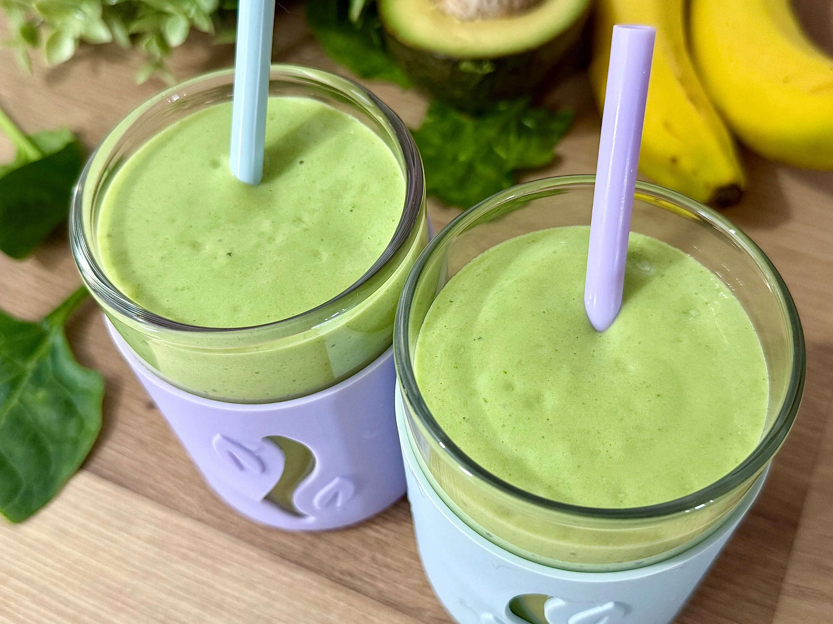 Creamy Avocado Banana Spinach Smoothie