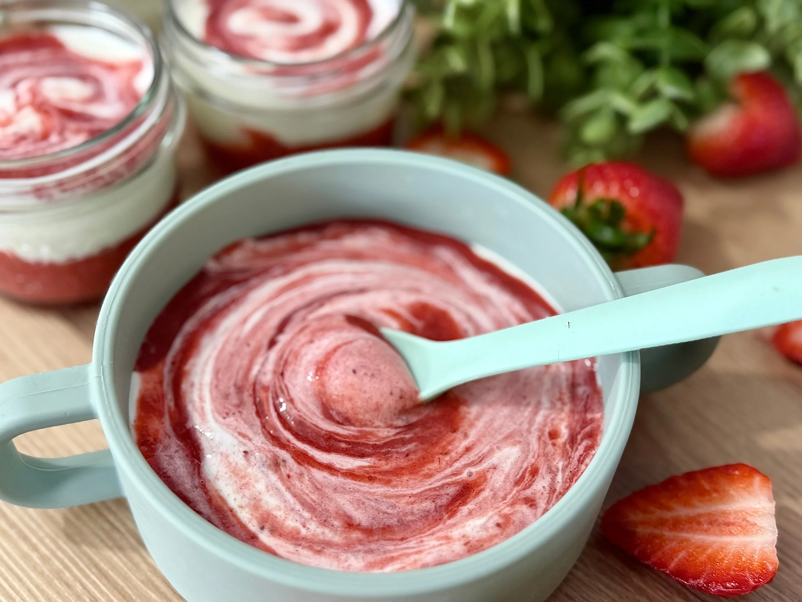Easy Homemade Strawberry Yoghurt